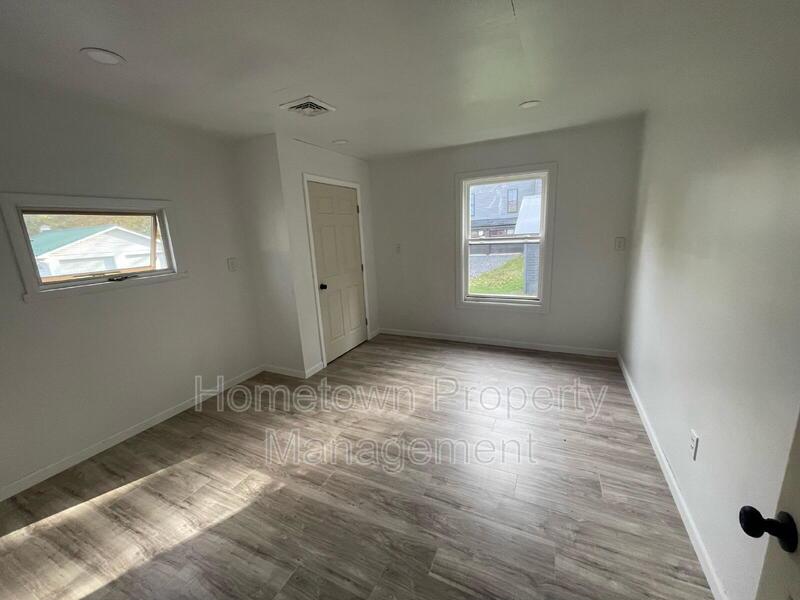 Charming 3-Bed Back House Retreat in Dalmatia, PA – Cozy Comfort Awaits! property image